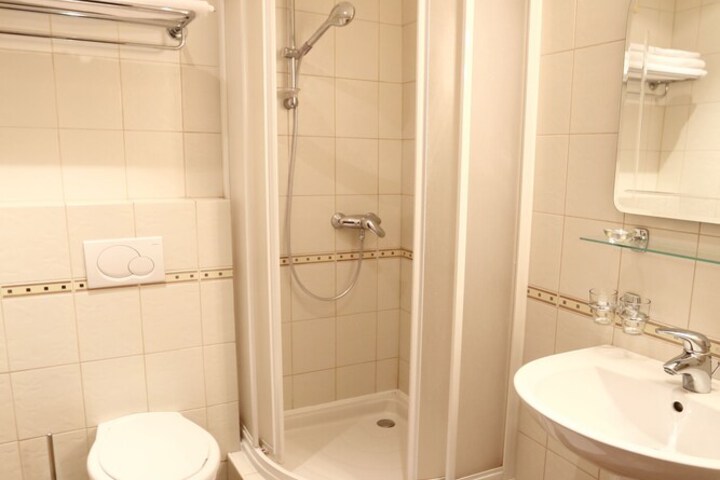 Room 12 of 40