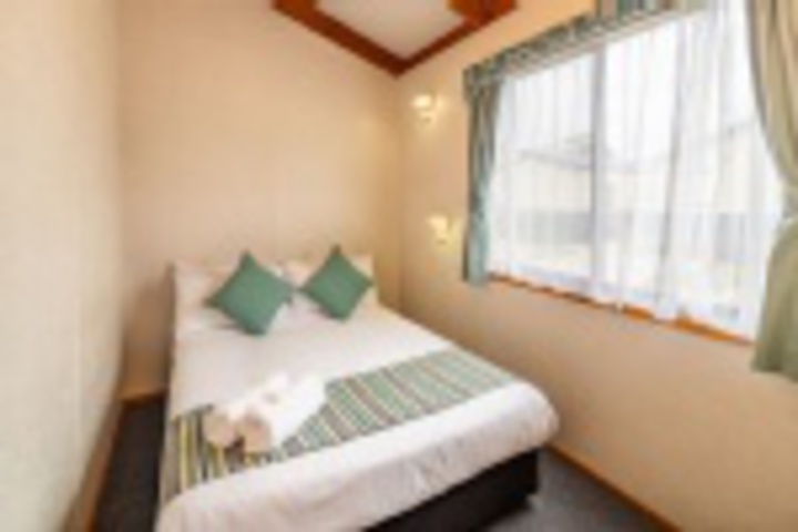 Room 484 of 611