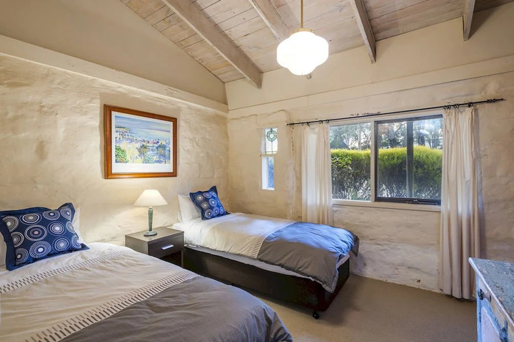 Room 6 of 26