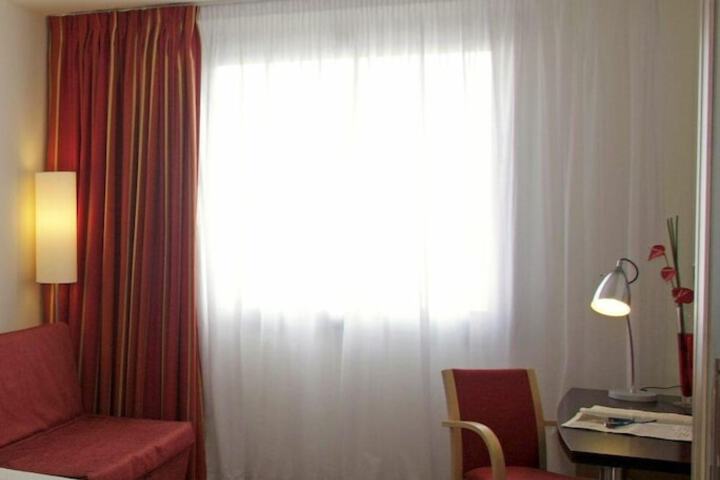Room 15 of 66