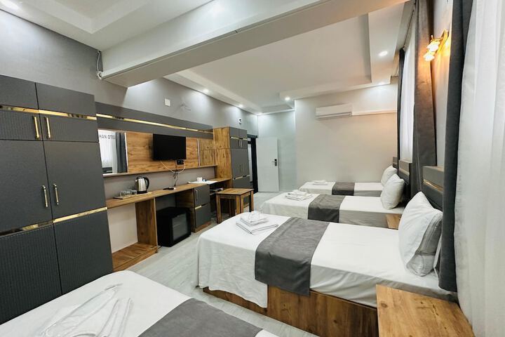 Room 4 of 21