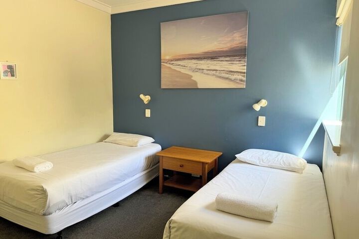 Room 10 of 178