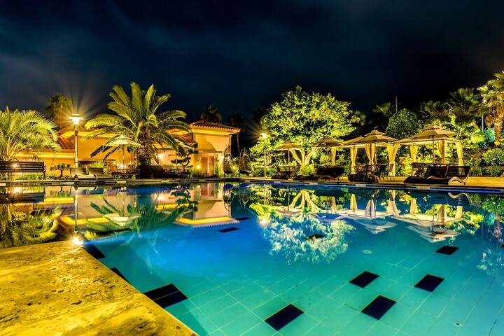 Pool 52 of 67