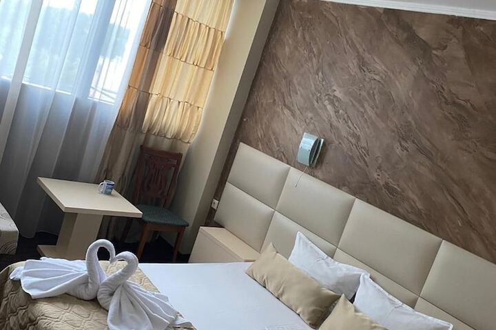 Room 13 of 70