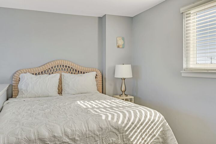Room 18 of 110