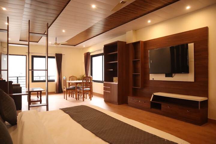 Room 9 of 50