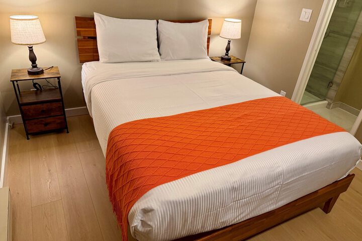 Room 48 of 153