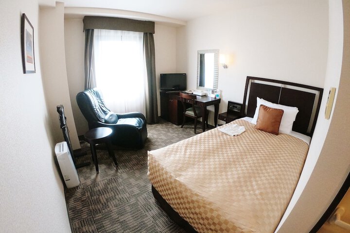 Room 12 of 66