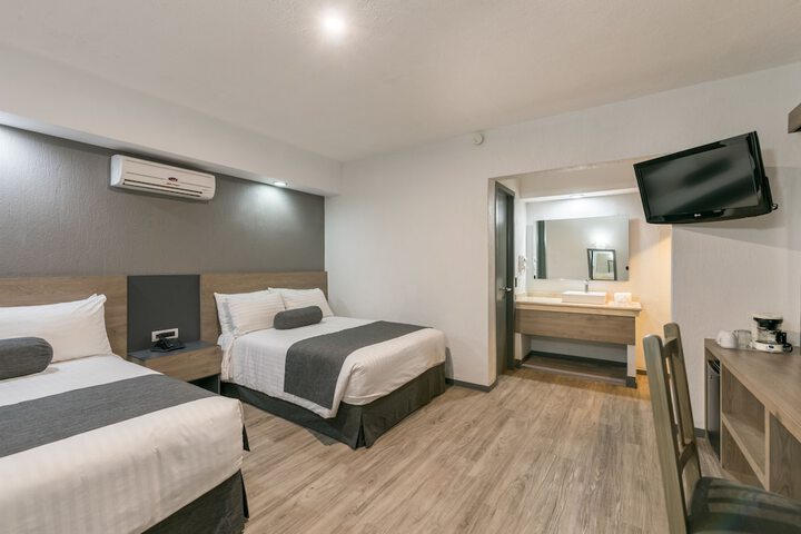 Room 6 of 90