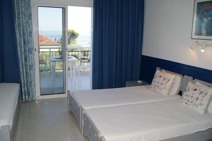 Room 12 of 43
