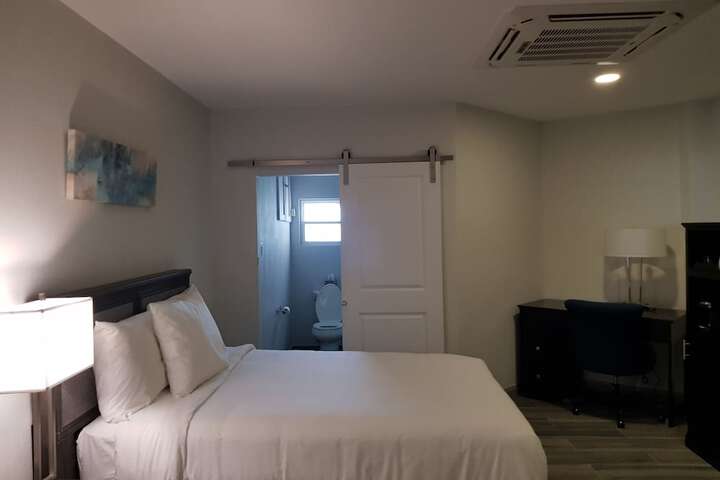 Room 10 of 34