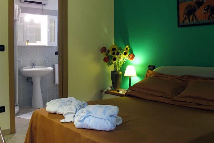 Room 12 of 53