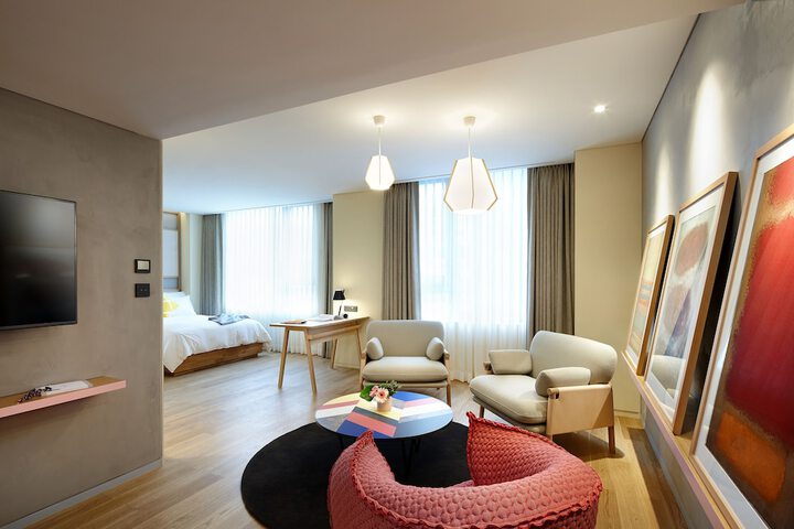 Room 9 of 73