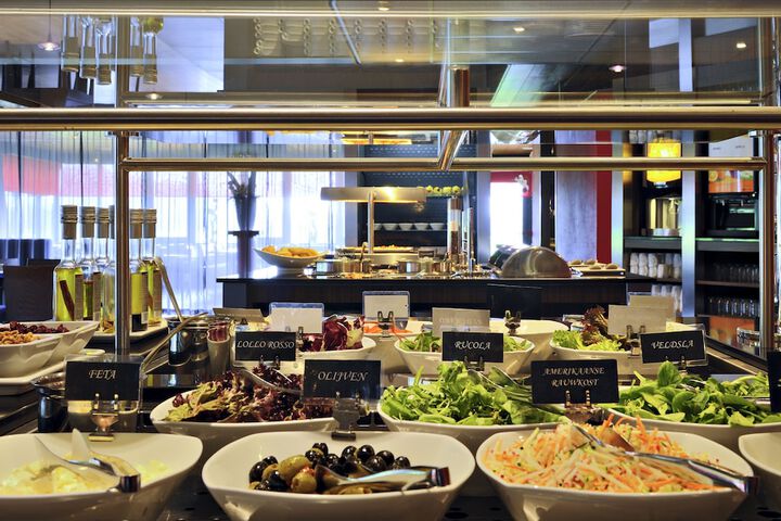 Dining 44 of 75