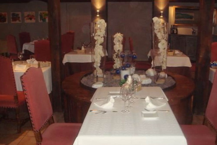 Dining 23 of 45