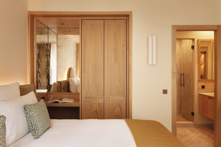 Room 12 of 71