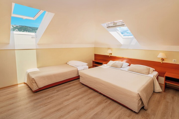 Room 36 of 235