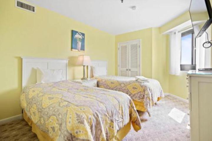 Room 21 of 21