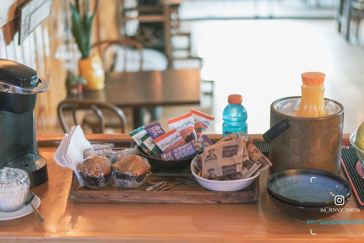 Breakfast/Coffee Service 51 of 67