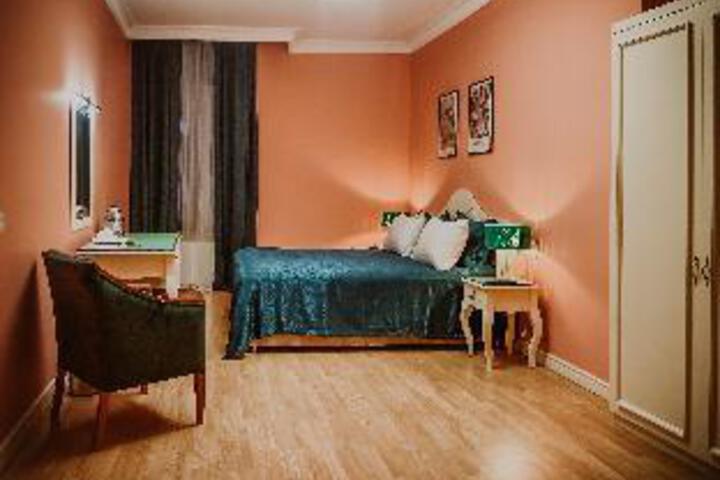Room 2 of 22