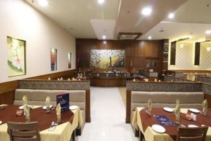 Dining 7 of 30