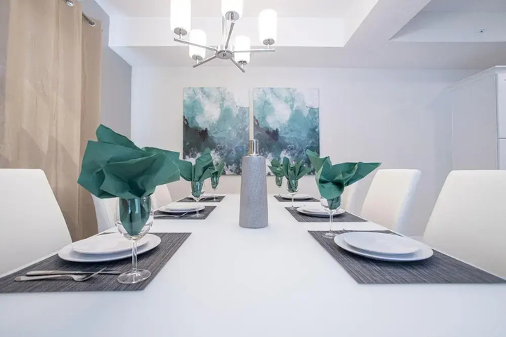 Dining 17 of 22