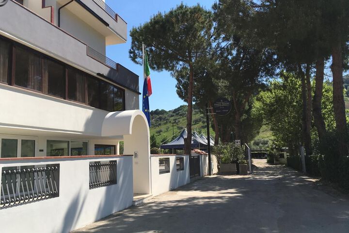 Hotel 64 of 69