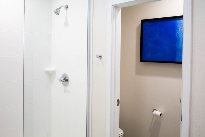 Room 15 of 40
