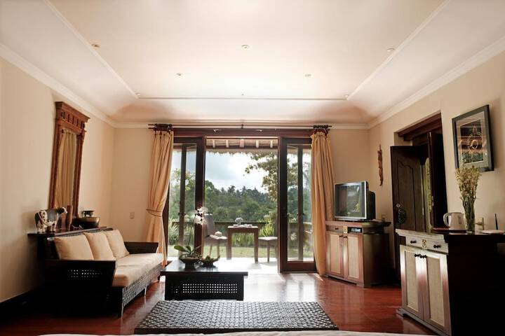 Room 4 of 20