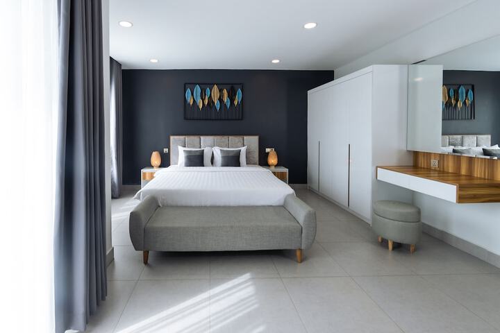 Room 3 of 63