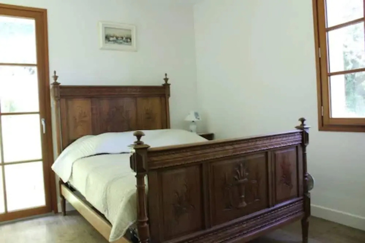 Room 2 of 12