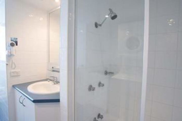 Room 4 of 12