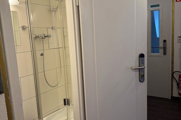Room 58 of 107