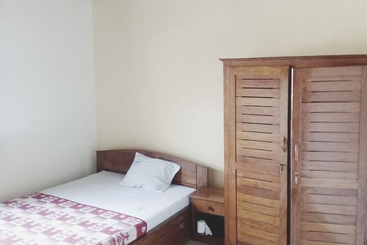 Room 3 of 6
