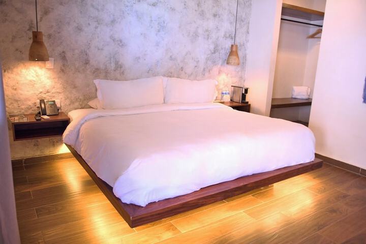 Room 18 of 38