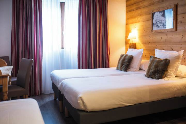 Room 3 of 48