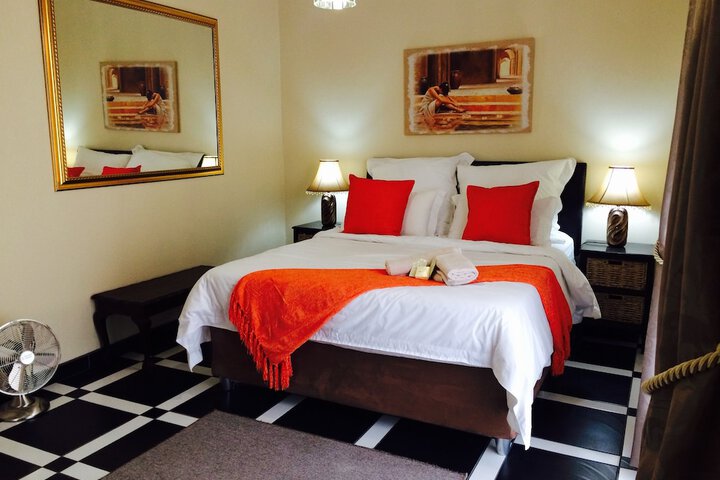 Room 11 of 32