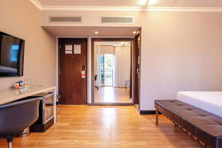 Room 84 of 240