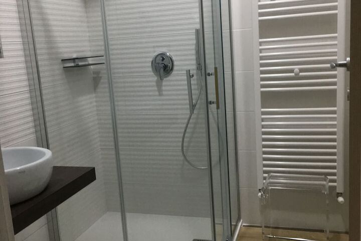 Room 20 of 102
