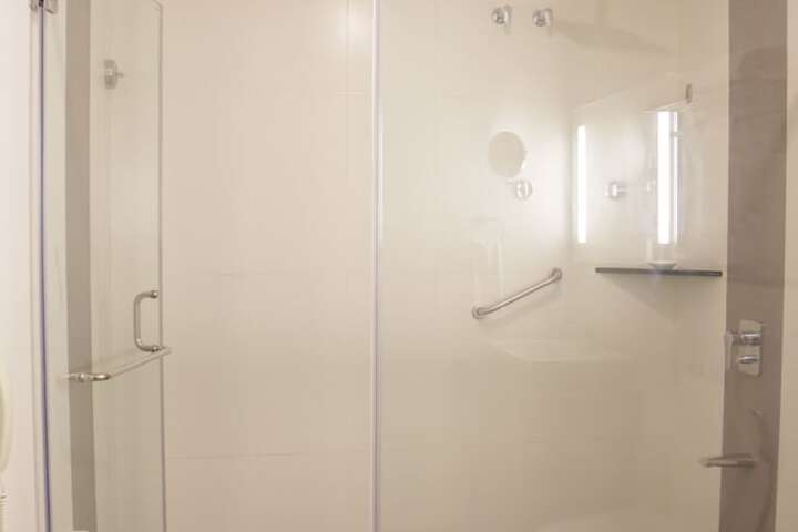 Room 15 of 26