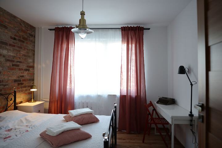 Room 27 of 61