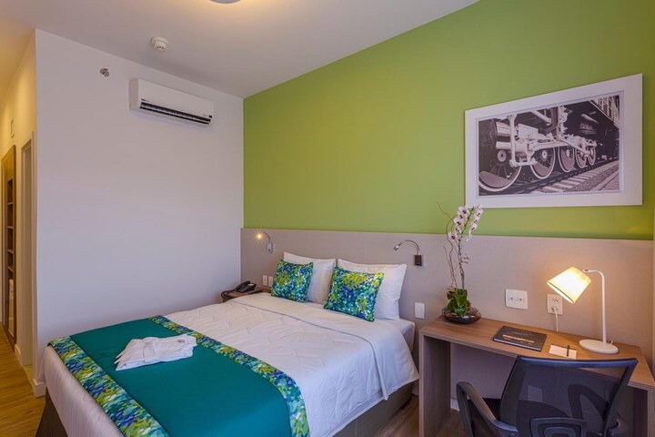Room 15 of 40