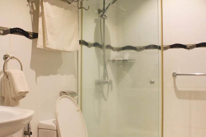 Room 47 of 114