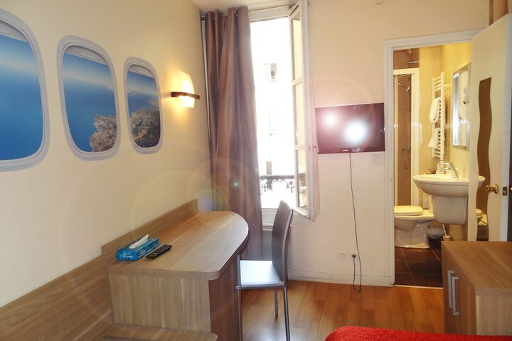 Room 9 of 47