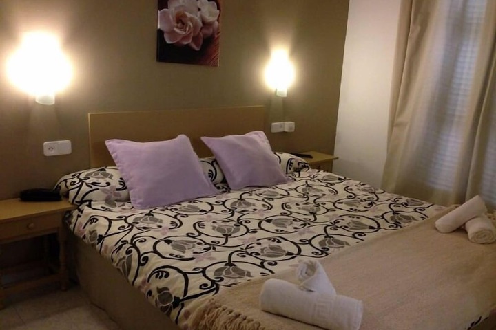 Room 9 of 24