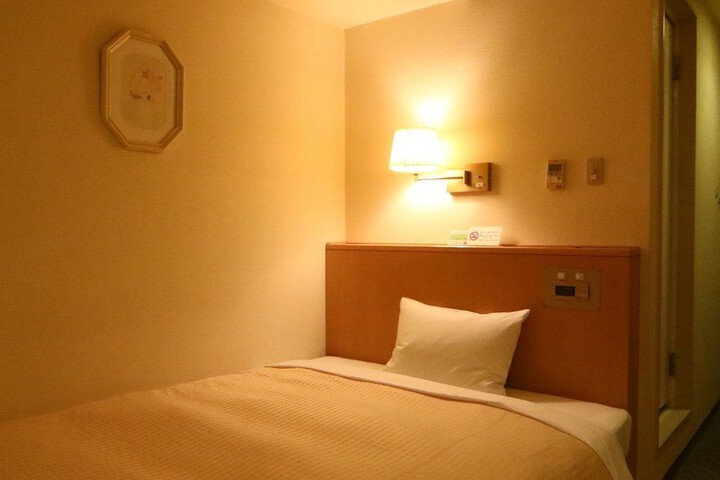Room 12 of 37