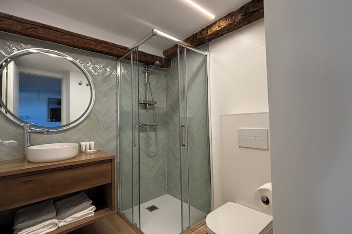 Room 14 of 18