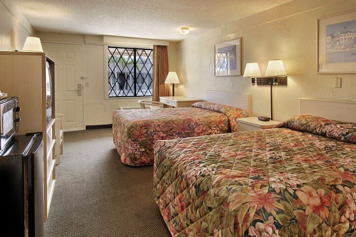 2 Double Beds (2 of 9)