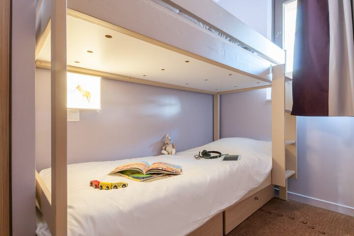 Room 4 of 32