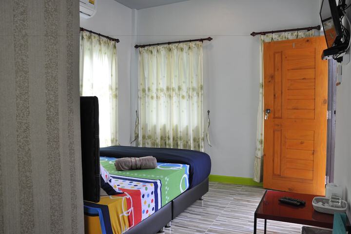 Room 4 of 40